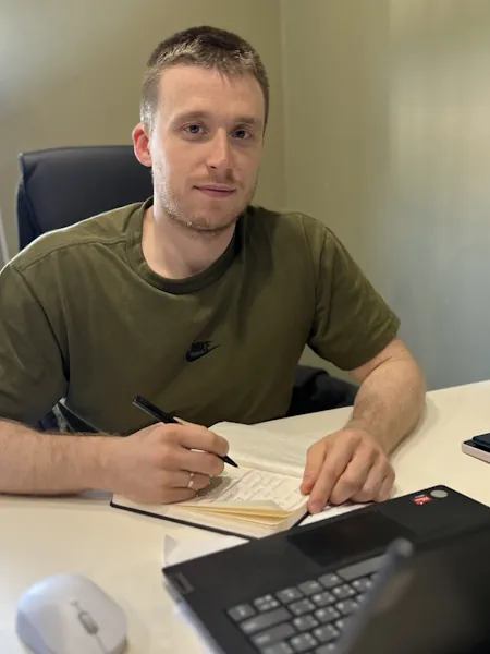 менеджер по работе с клиентами